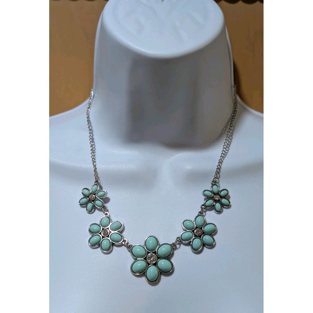 Paparazzi "Prairie Party" Green Flower Necklace‎ And Earrings Set
